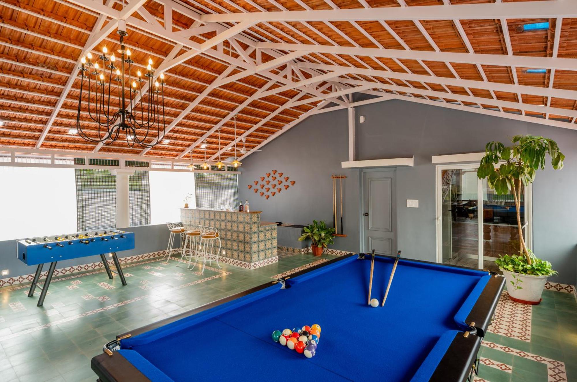 Elivaas 5 Bhk With Pvt Pool, Entertainment Room & Glass House - Bludoor Marmagao エクステリア 写真
